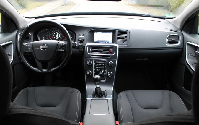 Volvo V60 cena 40999 przebieg: 220000, rok produkcji 2013 z Krajenka małe 631